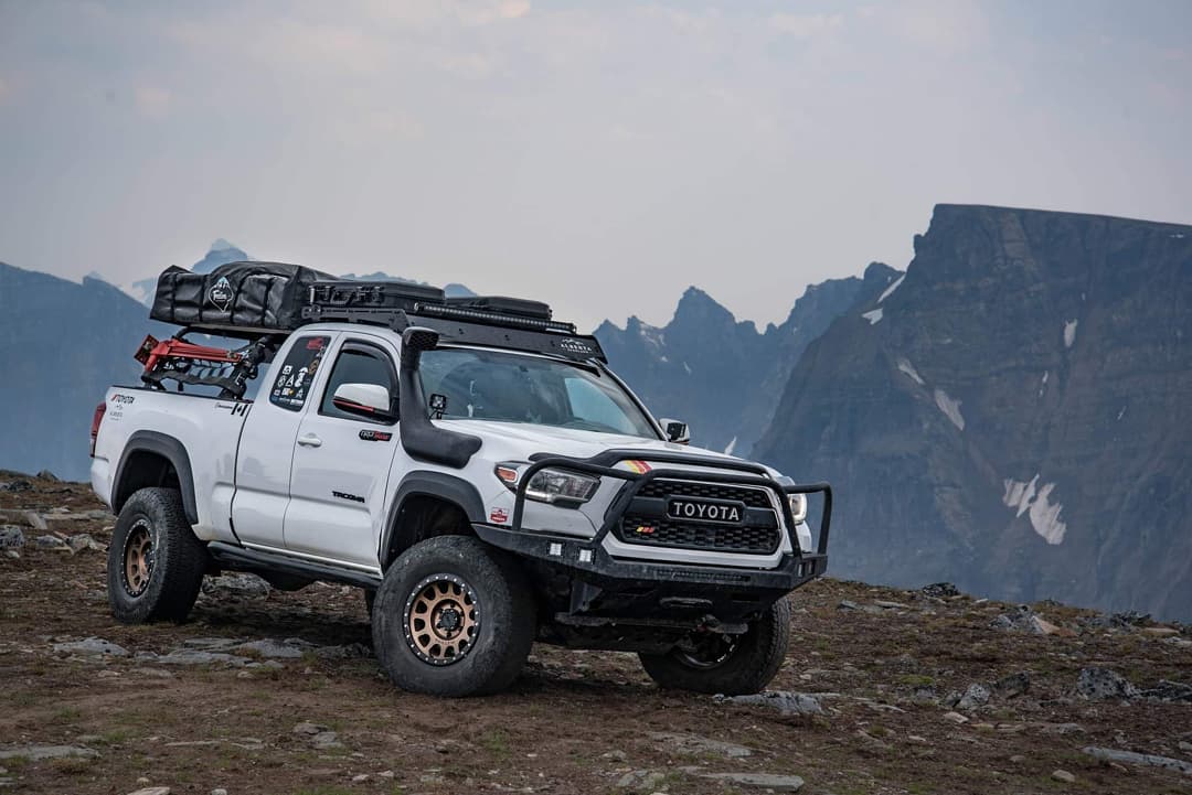 Am I better off getting a light bar or running auxiliary lights? - Vivid Lumen Industries